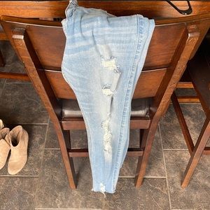 Hollister ripped jeans size 5